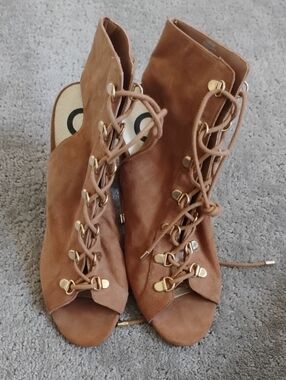Guess Suede Lace-Up Open-Toe Heels in Cognac. Women's Size 8